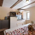 Bachbubenhof Apartamento *