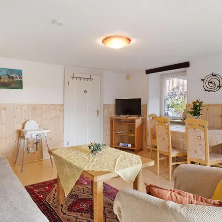 Bachbubenhof Apartment *